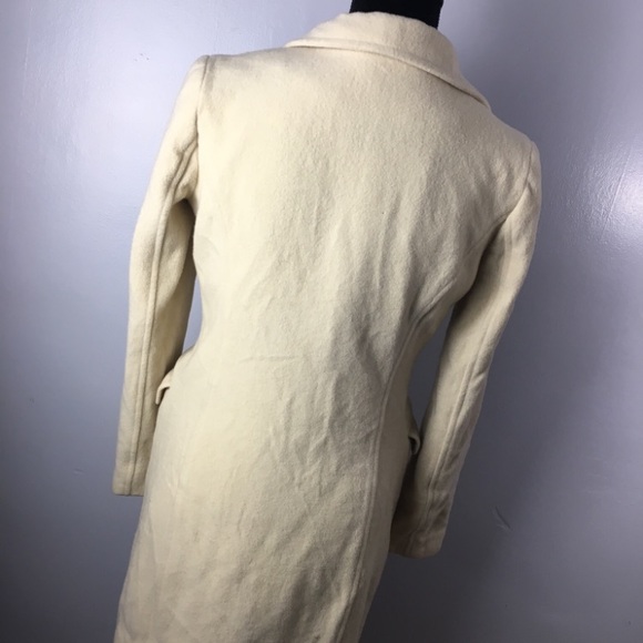 Fabulous Cream Coat 💋 - Picture 3 of 4